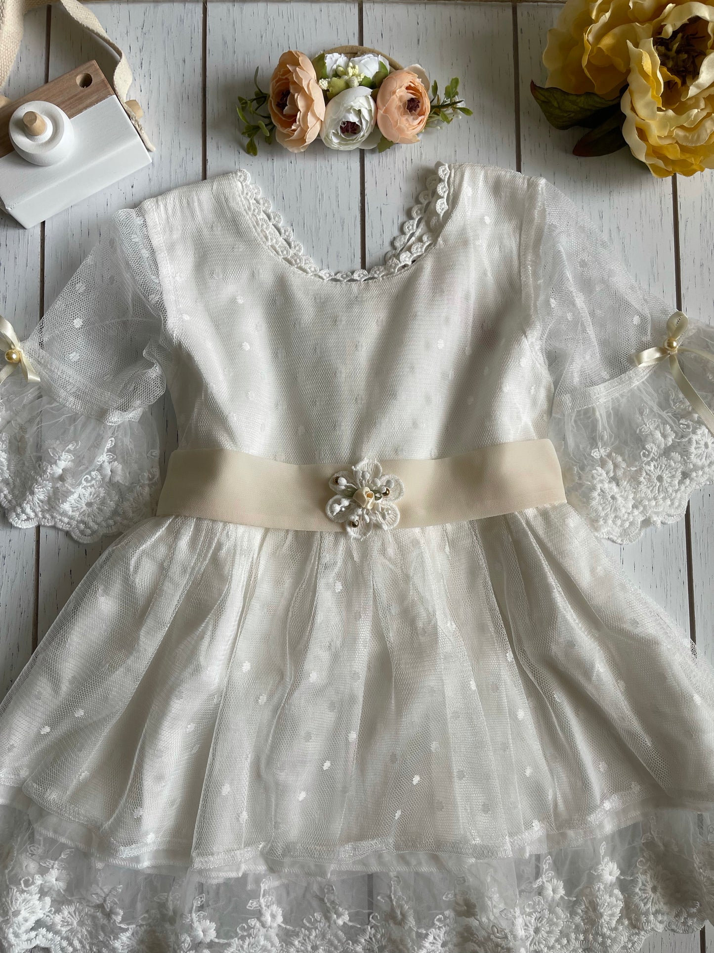 White Cotton & Lace Vintage Girl Dress