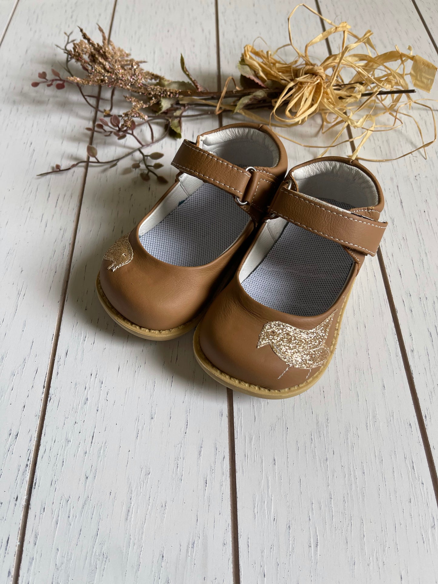 Leather bird strap girl shoes