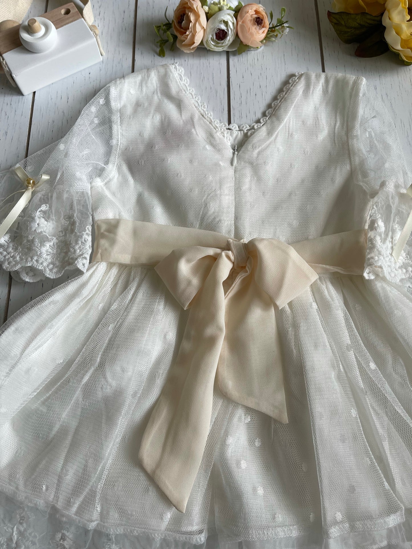 White Cotton & Lace Vintage Girl Dress