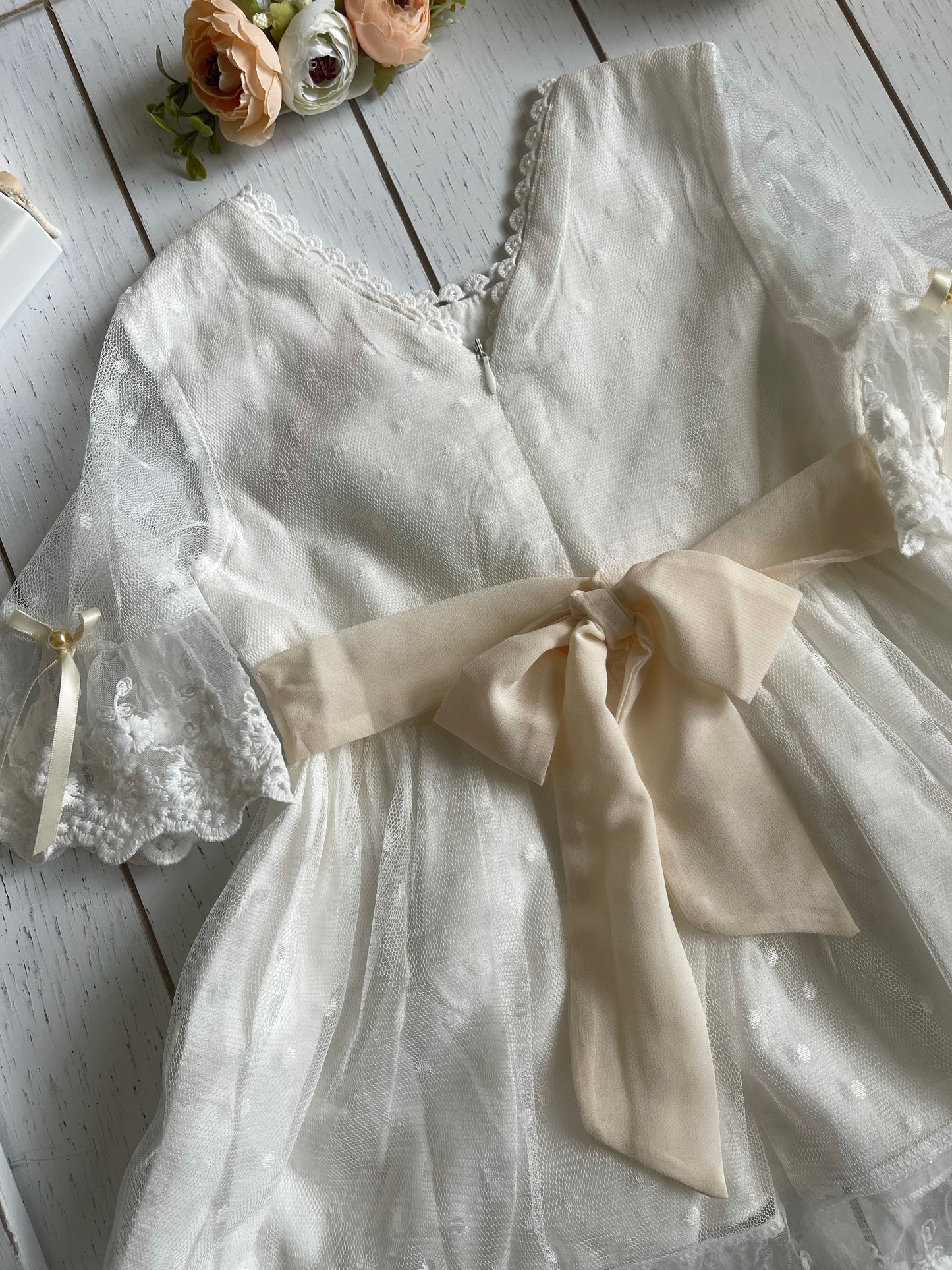 White Cotton & Lace Vintage Girl Dress