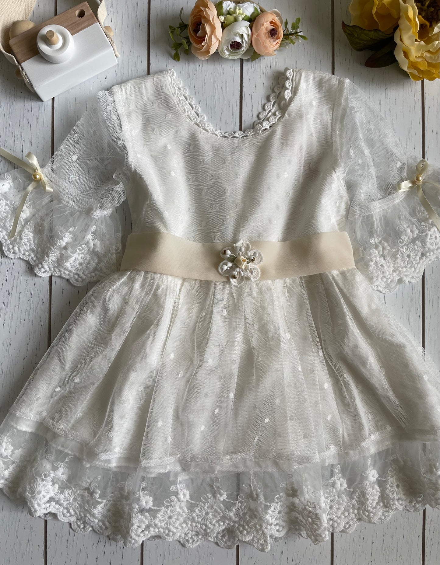 White Cotton & Lace Vintage Girl Dress
